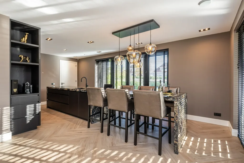 Het keukenblad van Picasso Gold marmer